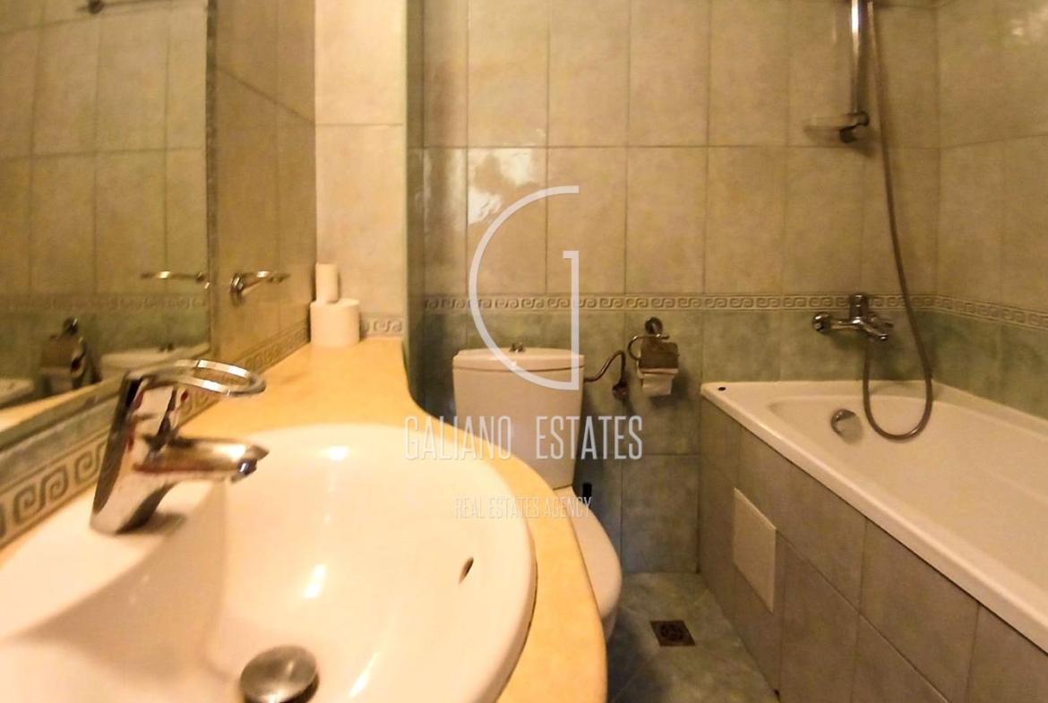 Просторен тристаен апартамент с гараж в кв. Витоша - 0