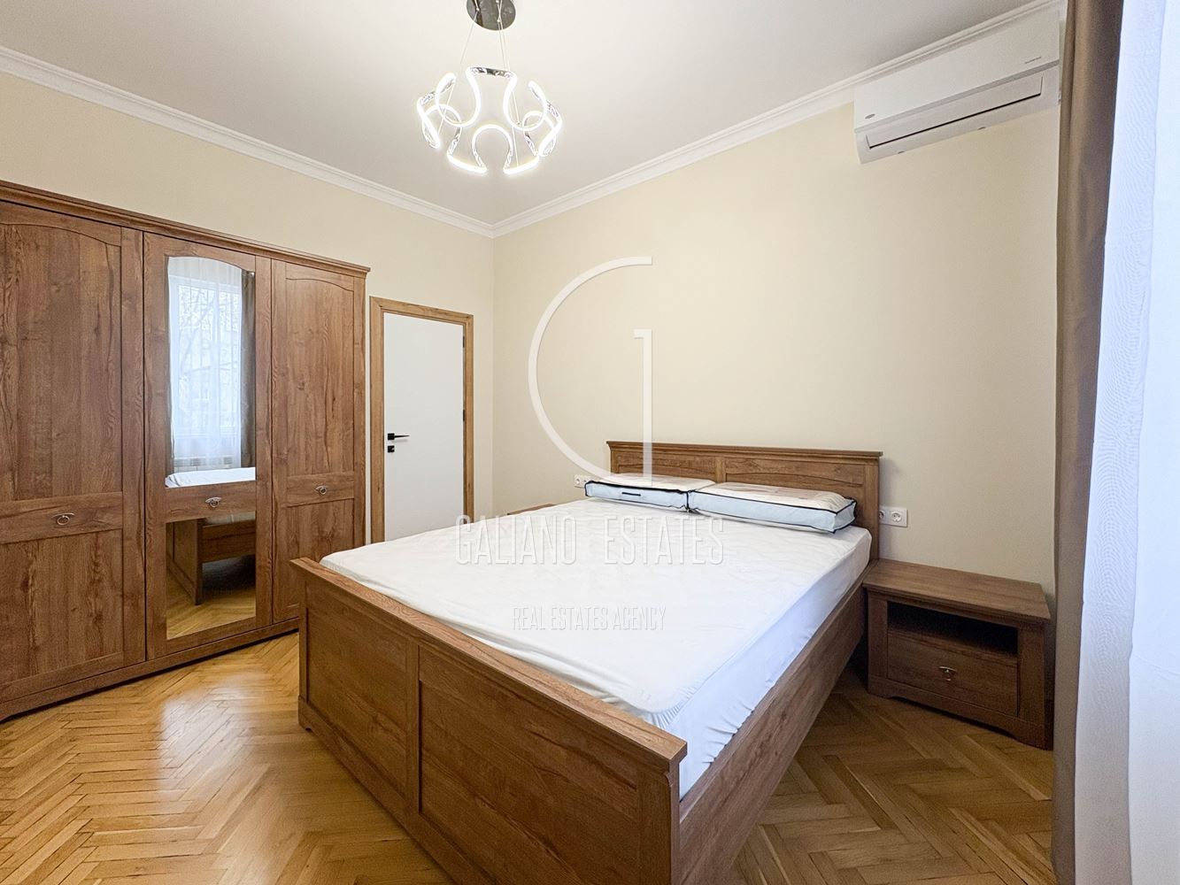 Напълно реновиран апартамент до НДК-0 Напълно реновиран апартамент до НДК - 0