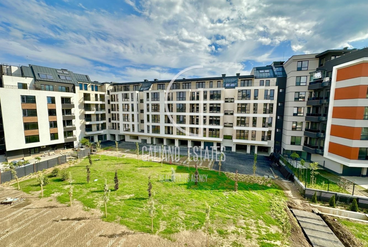 Просторен и слънчев тристаен апартмент в кв. Малинова долина - 0