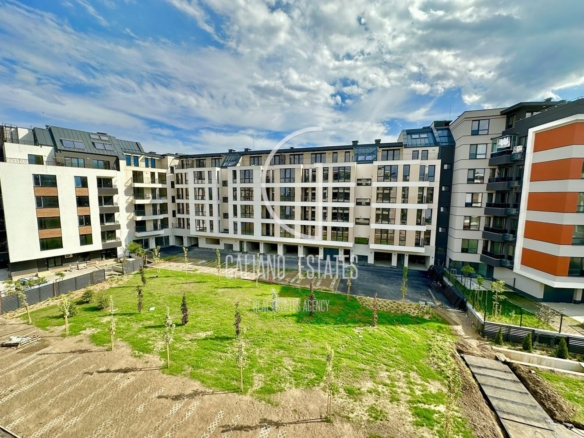 Просторен и слънчев тристаен апартмент в кв. Малинова долина - 0