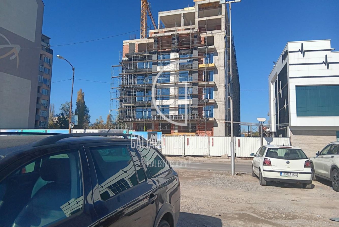 Тристаен апартамент в Люлин 6 - 0