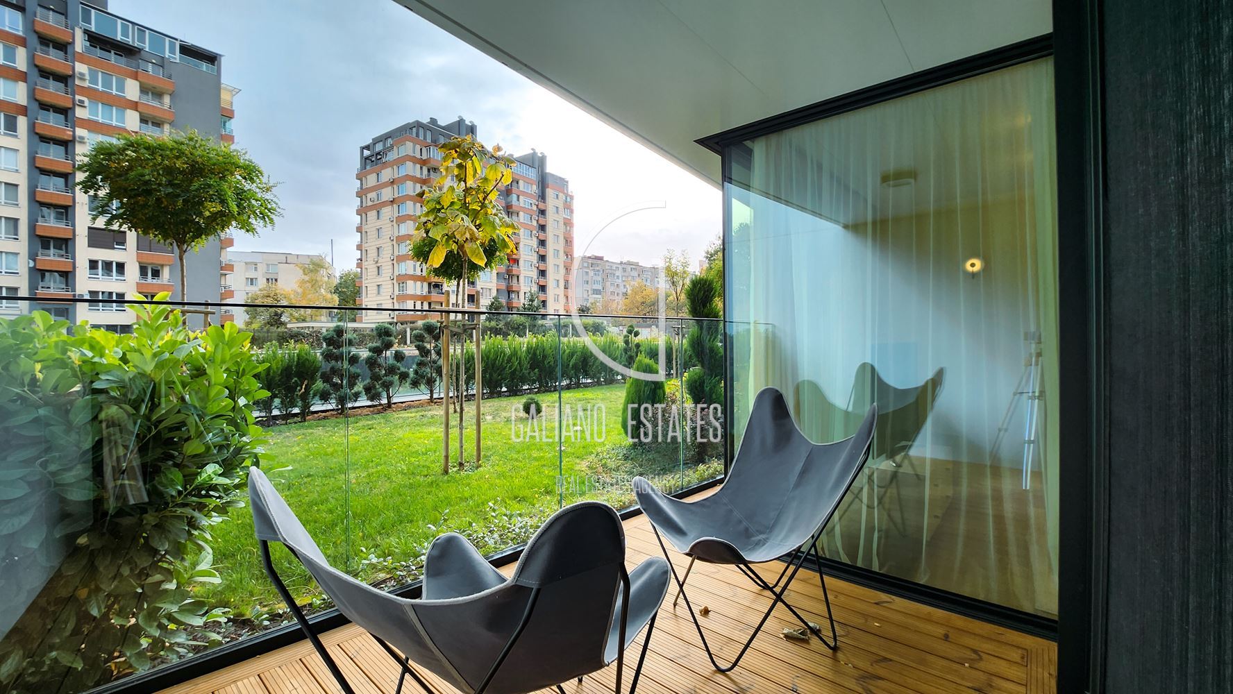 Уютен, модерен апартамент в луксозна сграда - 0