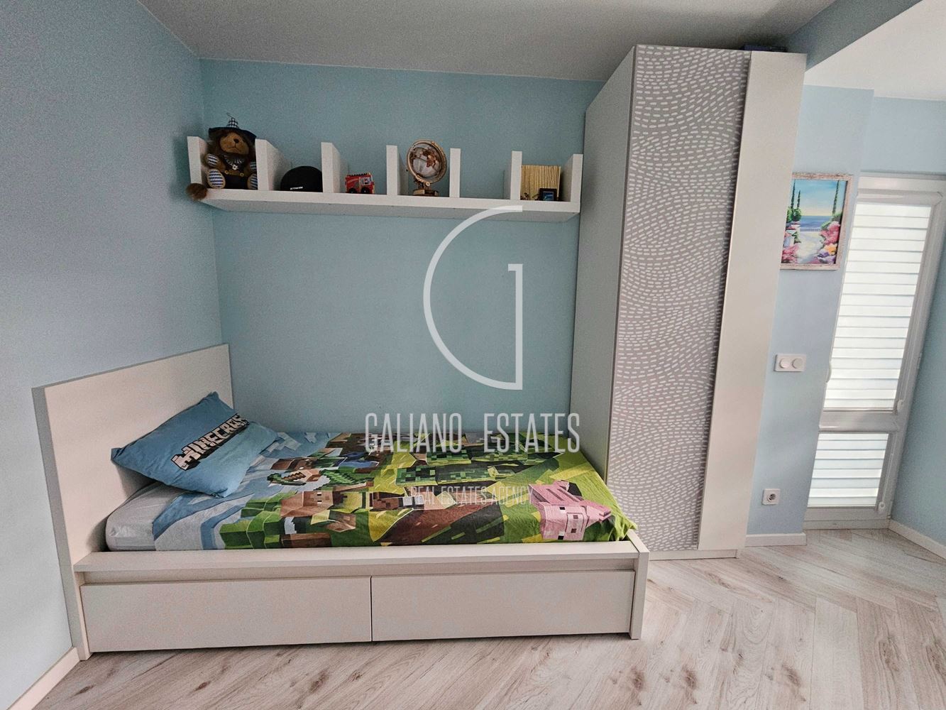 Уникален тристаен апартамент в кв. Изток - 0