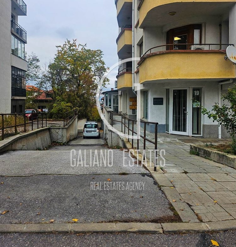 Самостоятелен гараж/склад в кв. Лозенец - 0