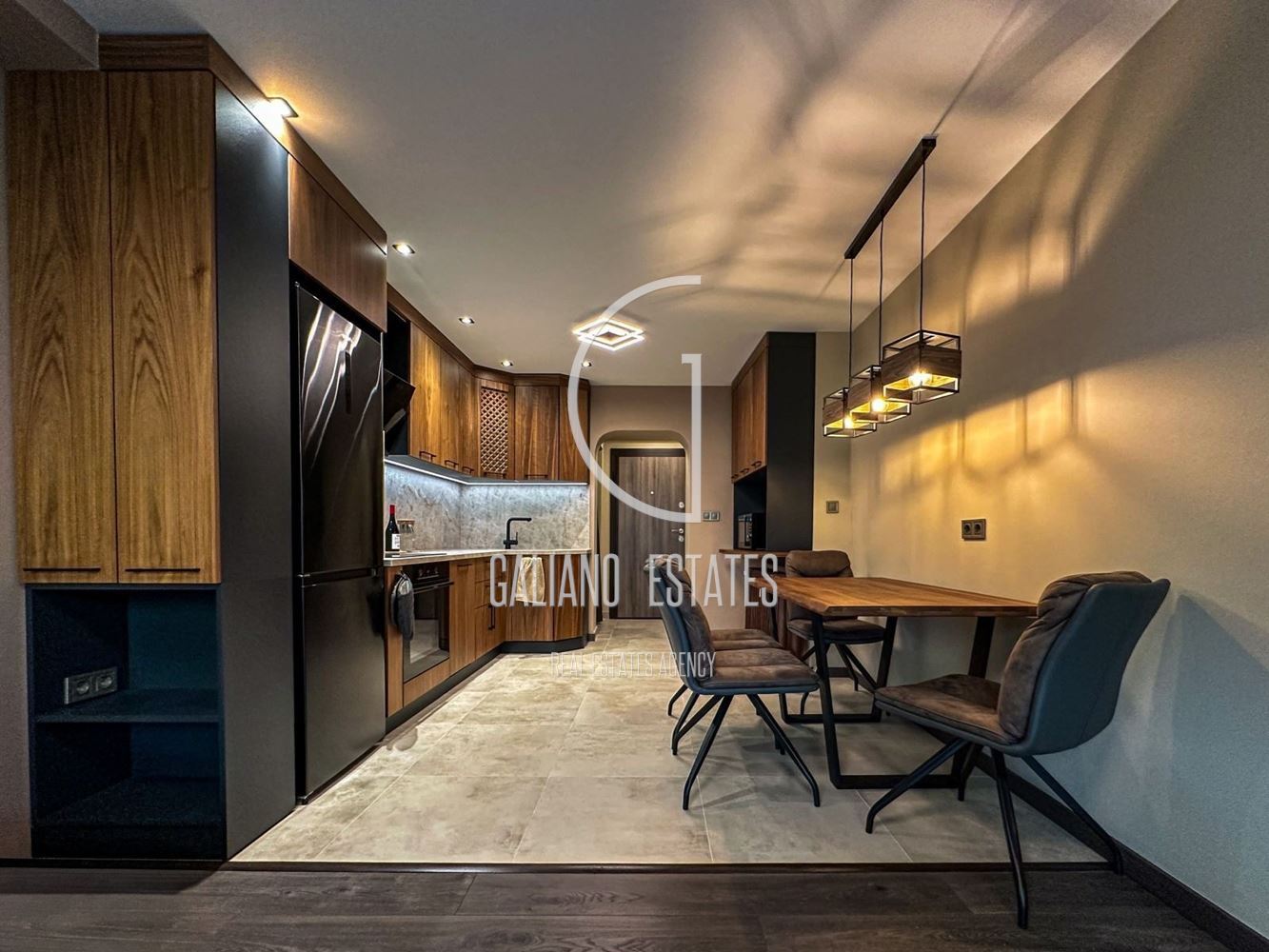 Четиристаен апартамент в кв. Изток-0 Четиристаен апартамент в кв. Изток - 0