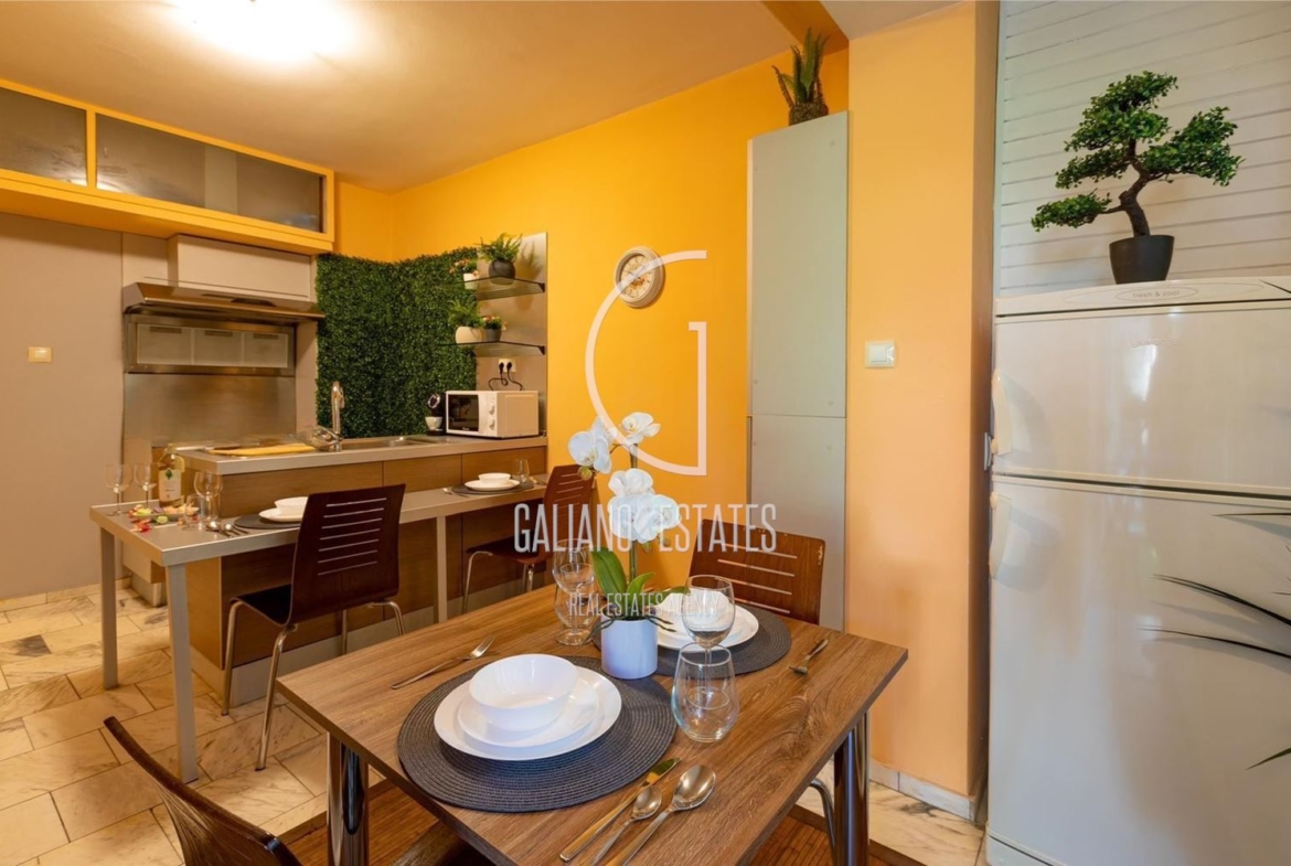 Уютен тристаен в идеален Център - 0