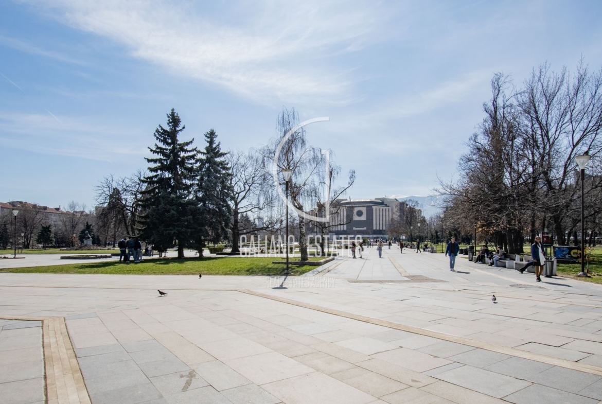 Офис в представителна сграда до НДК - 0