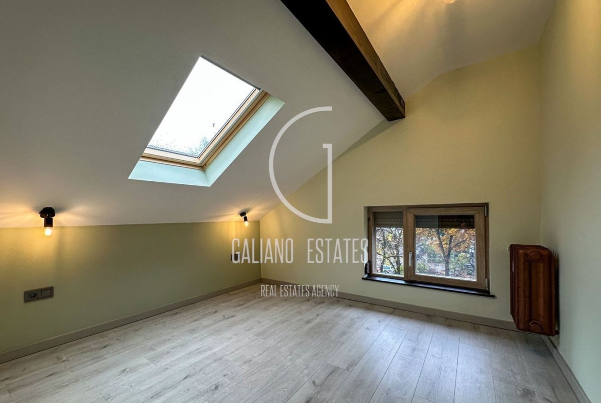 Четиристаен апартамент в кв. Изток - 0