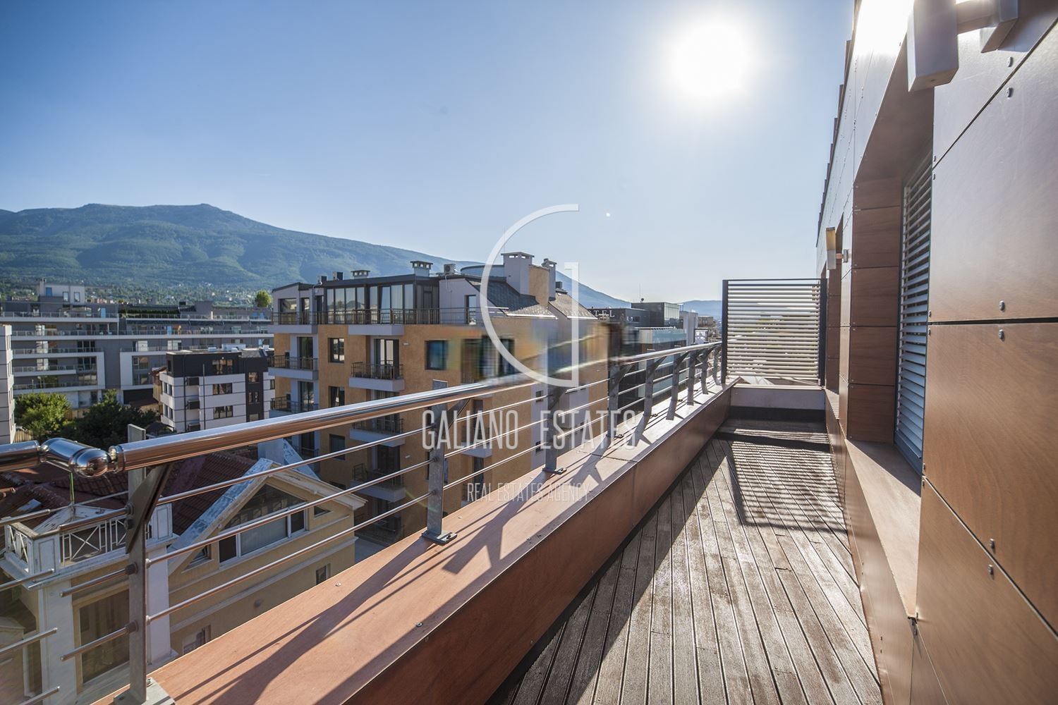 Слънчев апартамент до МОЛ Парадайс - 0