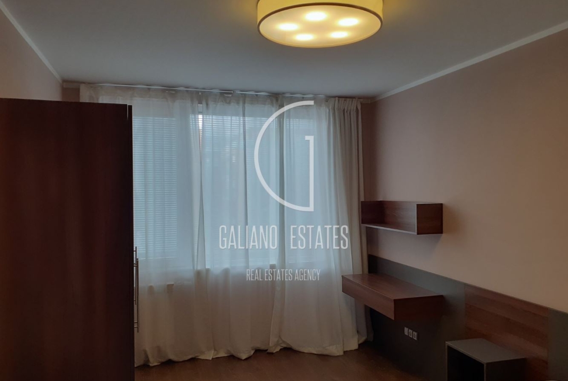 Уютен тристаен апартамент до УНСС - 0