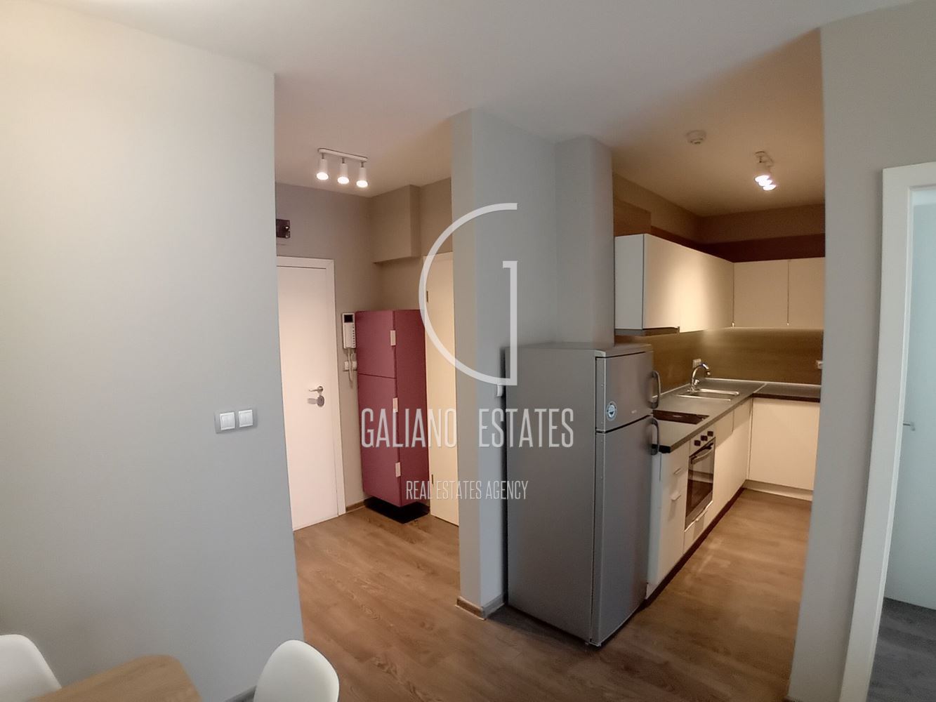 Уютен апартамент до УНСС - 0