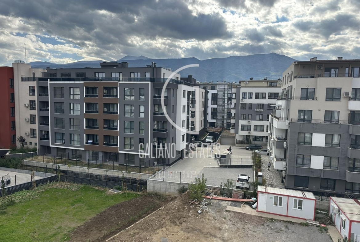 Просторен и слънчев тристаен апартмент в кв. Малинова долина - 0