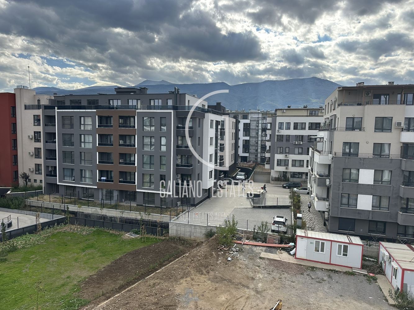 Просторен и слънчев тристаен апартмент в кв. Малинова долина - 0