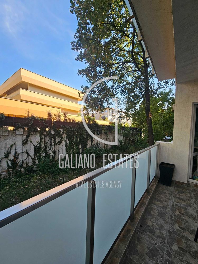 Уникален тристаен апартамент в кв. Изток - 0