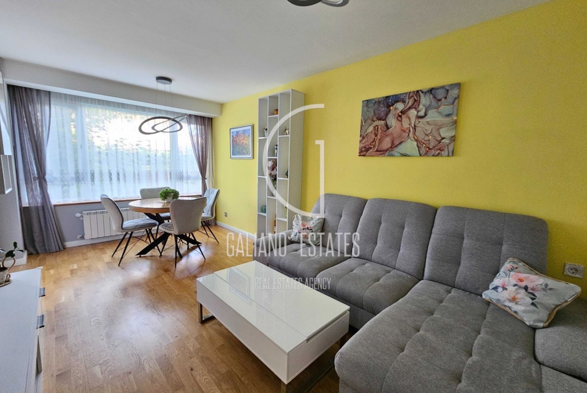 Уникален тристаен апартамент в кв. Изток - 0