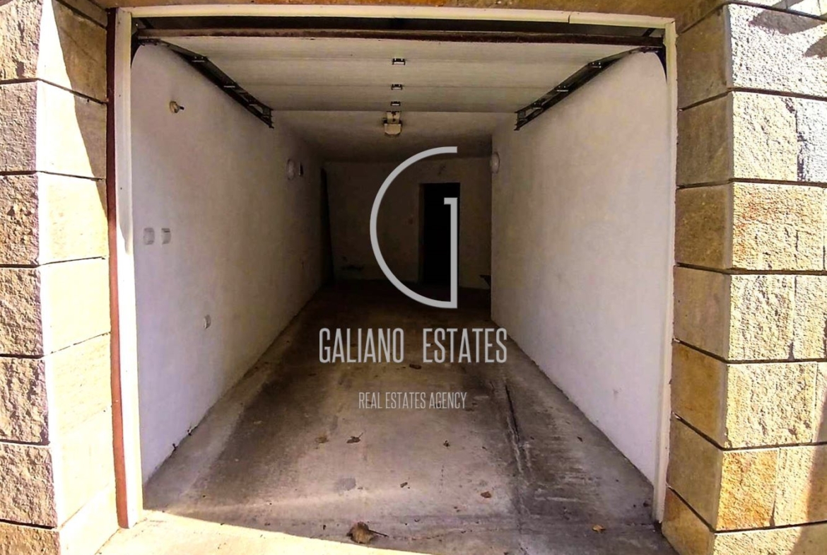 Просторен тристаен апартамент с гараж в кв. Витоша - 0