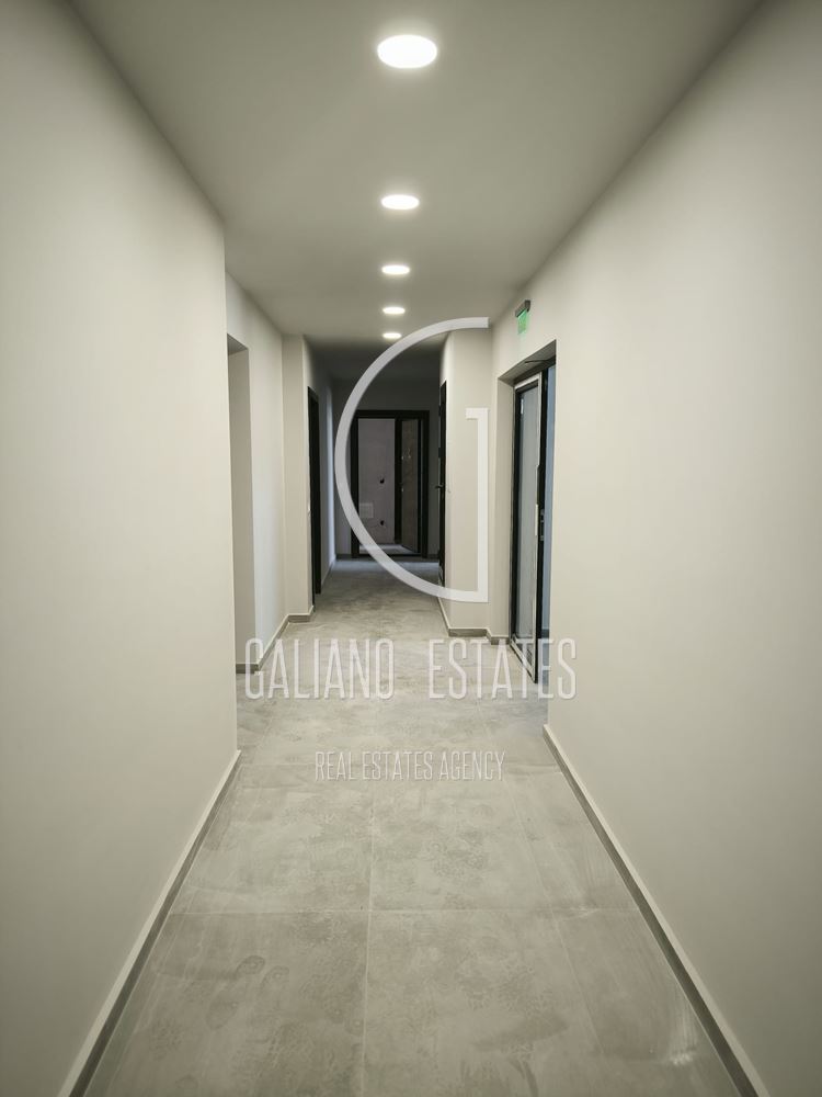 Просторен и слънчев тристаен апартмент в кв. Малинова долина - 0