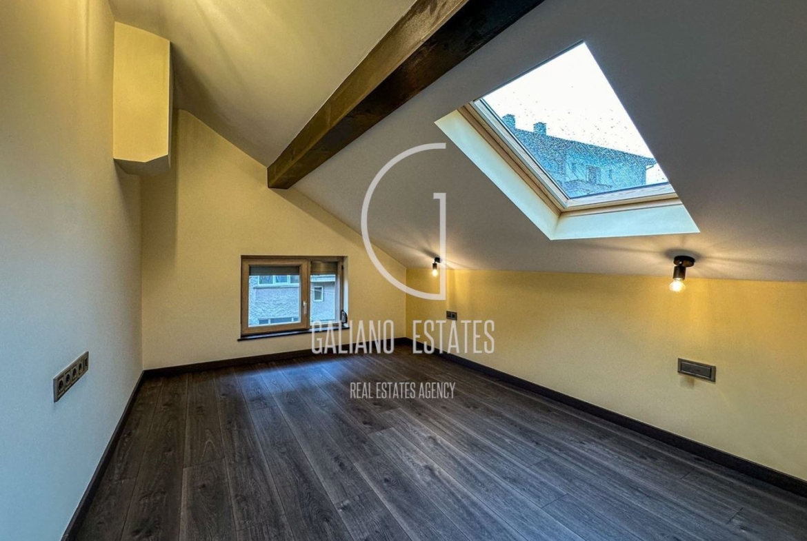 Четиристаен апартамент в кв. Изток - 0