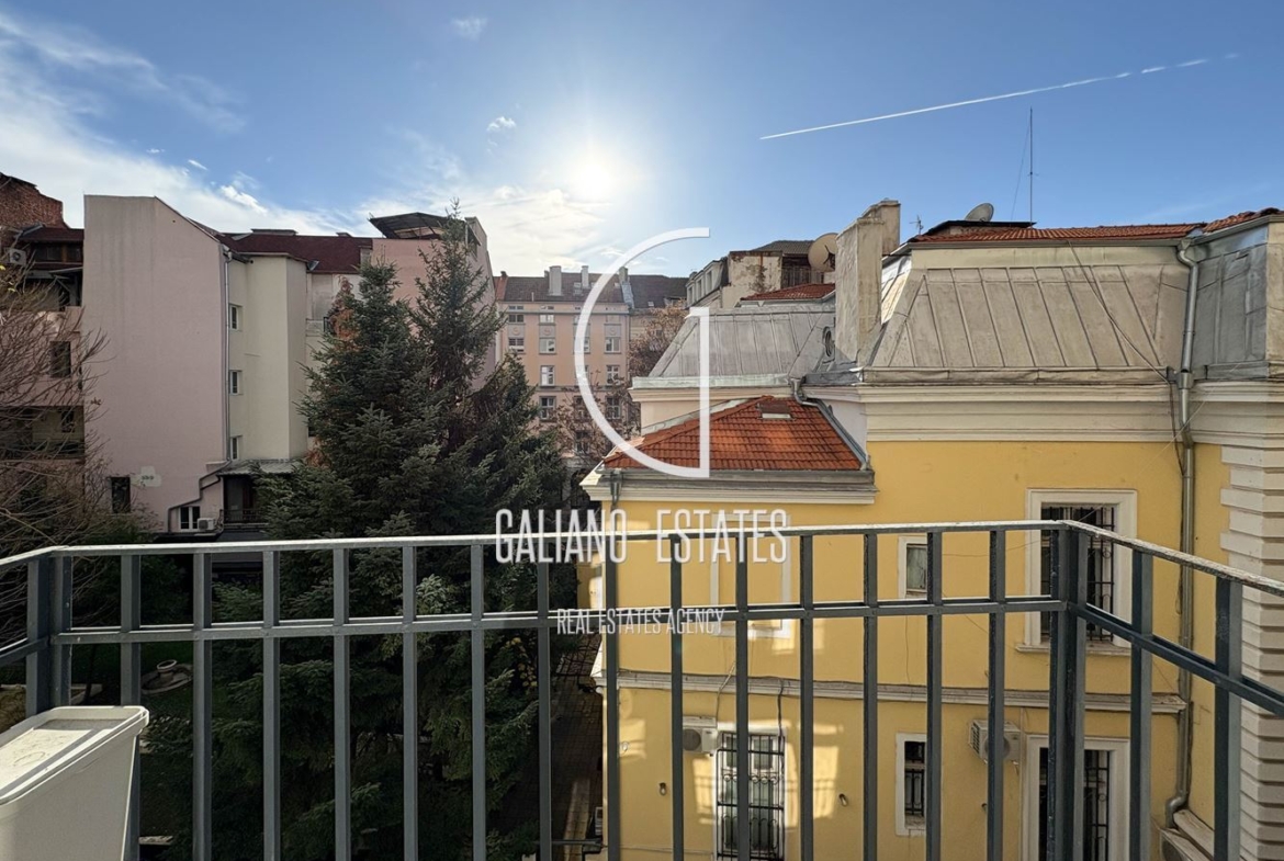 Стилен апартамент в сърцето на София - 0