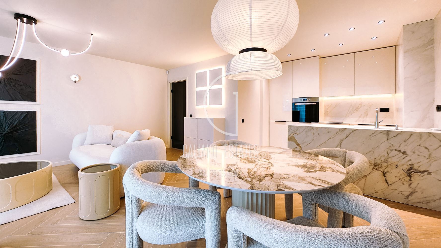 Уютен, модерен апартамент в луксозна сграда - 0