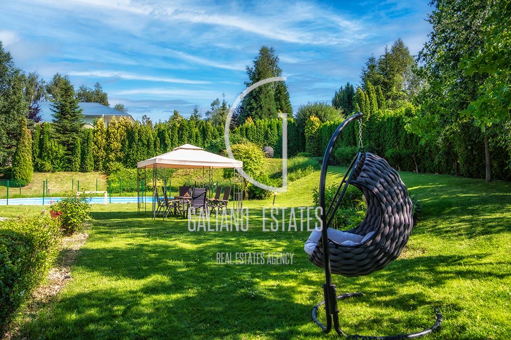 Прекрасна къща с басейн в затворн комплекс - 0