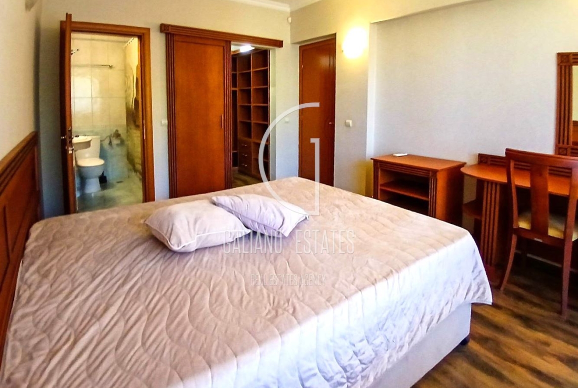 Просторен тристаен апартамент с гараж в кв. Витоша - 0