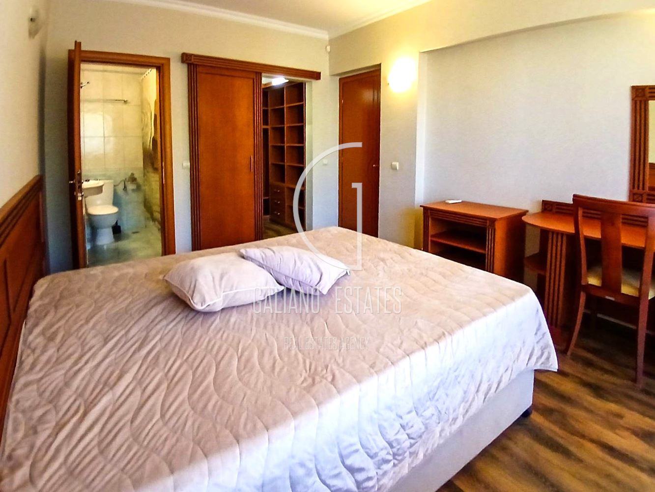 Просторен тристаен апартамент с гараж в кв. Витоша - 0