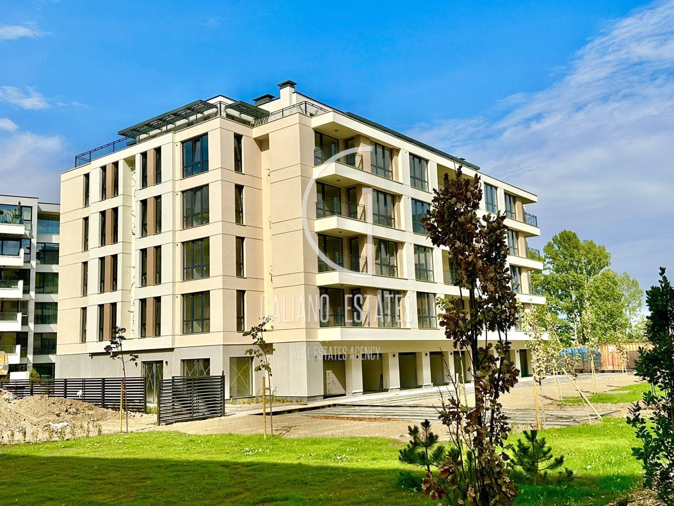 Просторен и слънчев тристаен апартмент в кв. Малинова долина - 0