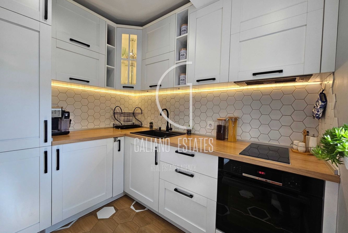 Уникален тристаен апартамент в кв. Изток - 0