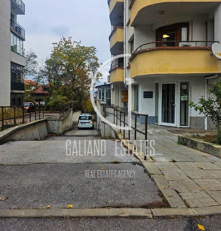 Ексклузивно! Гараж/склад в кв. Лозенец - 0