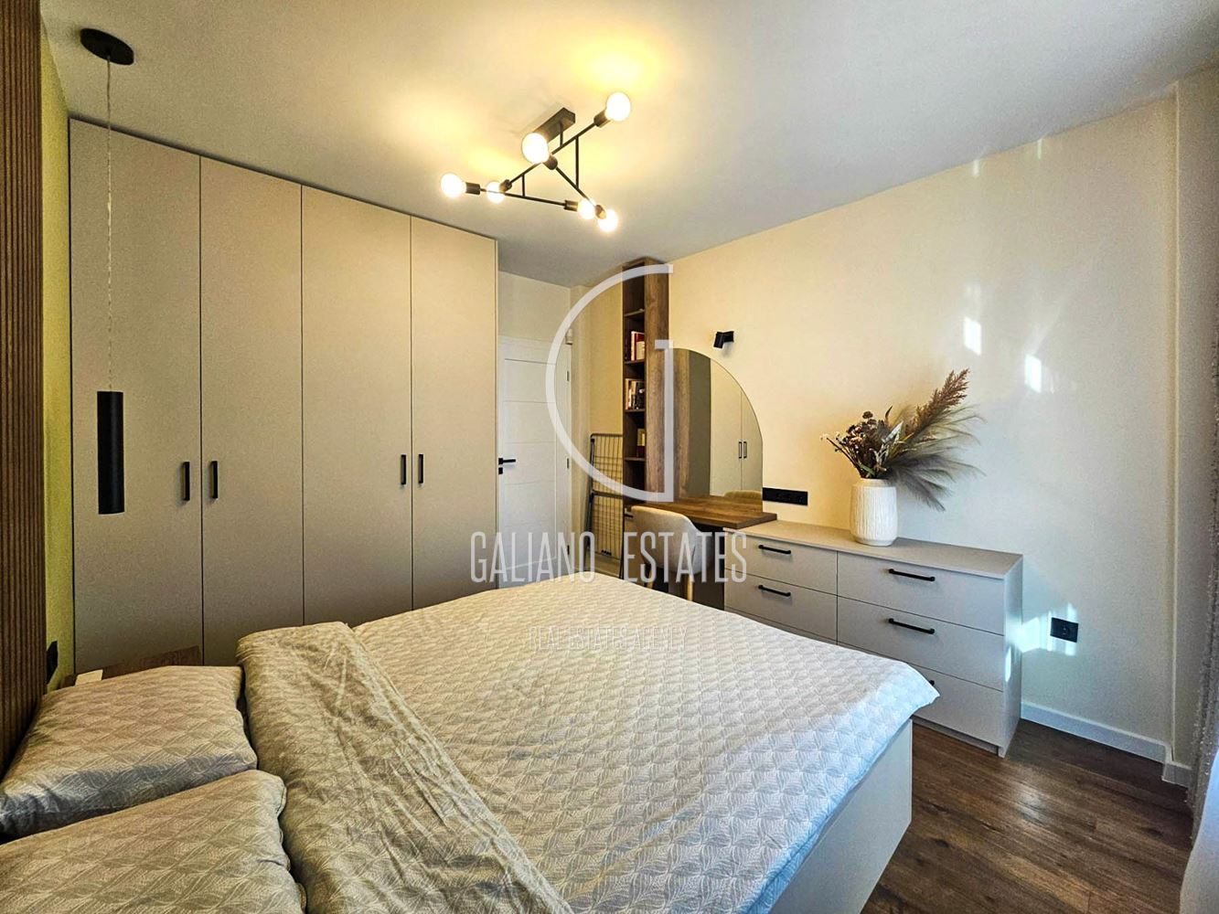 Ексклузивно! Стилен двустаен апартамент в близост до Нов български университет, кв. Овча купел 2 - 0