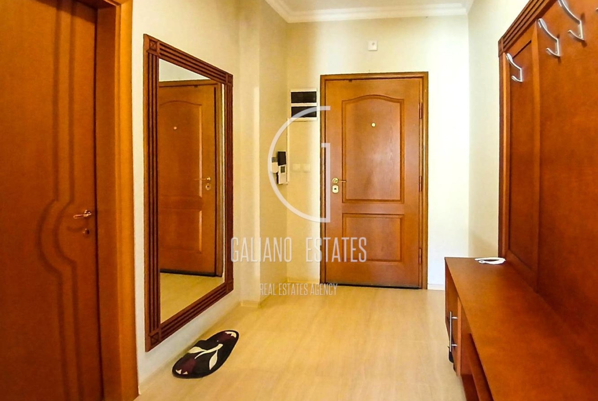 Просторен тристаен апартамент с гараж в кв. Витоша - 0