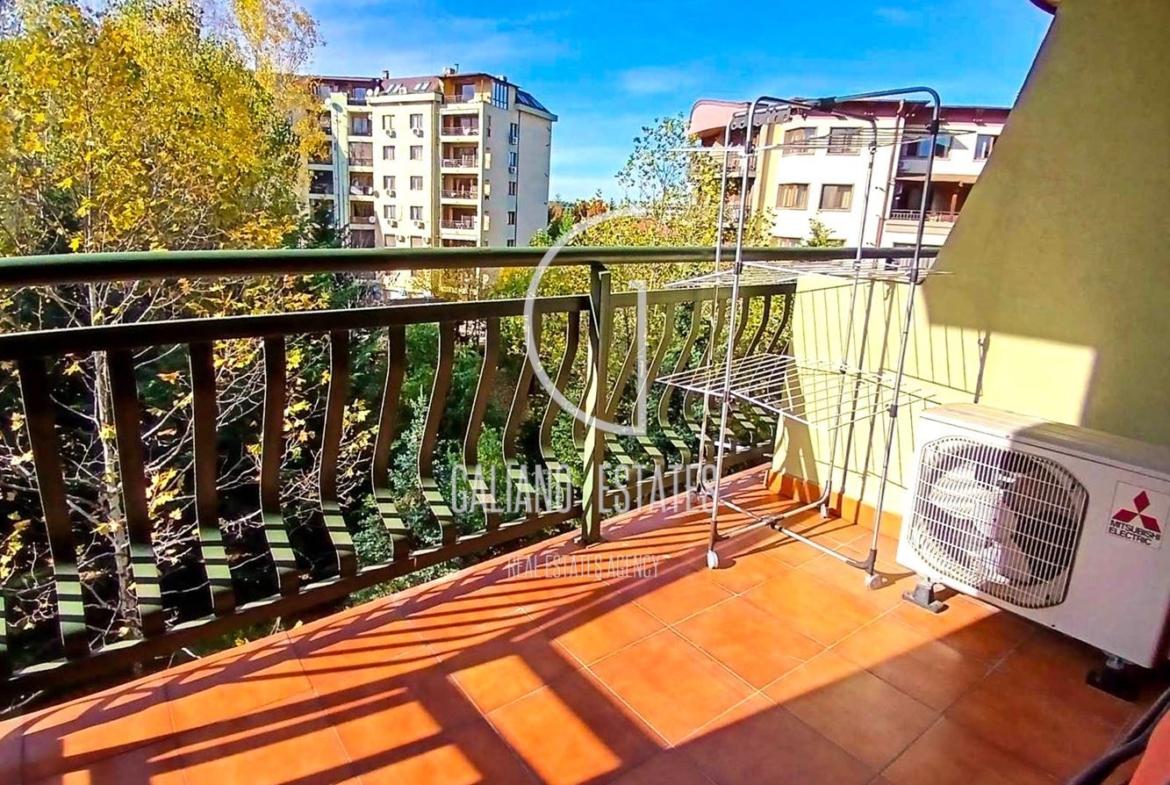 Просторен тристаен апартамент с гараж в кв. Витоша - 0