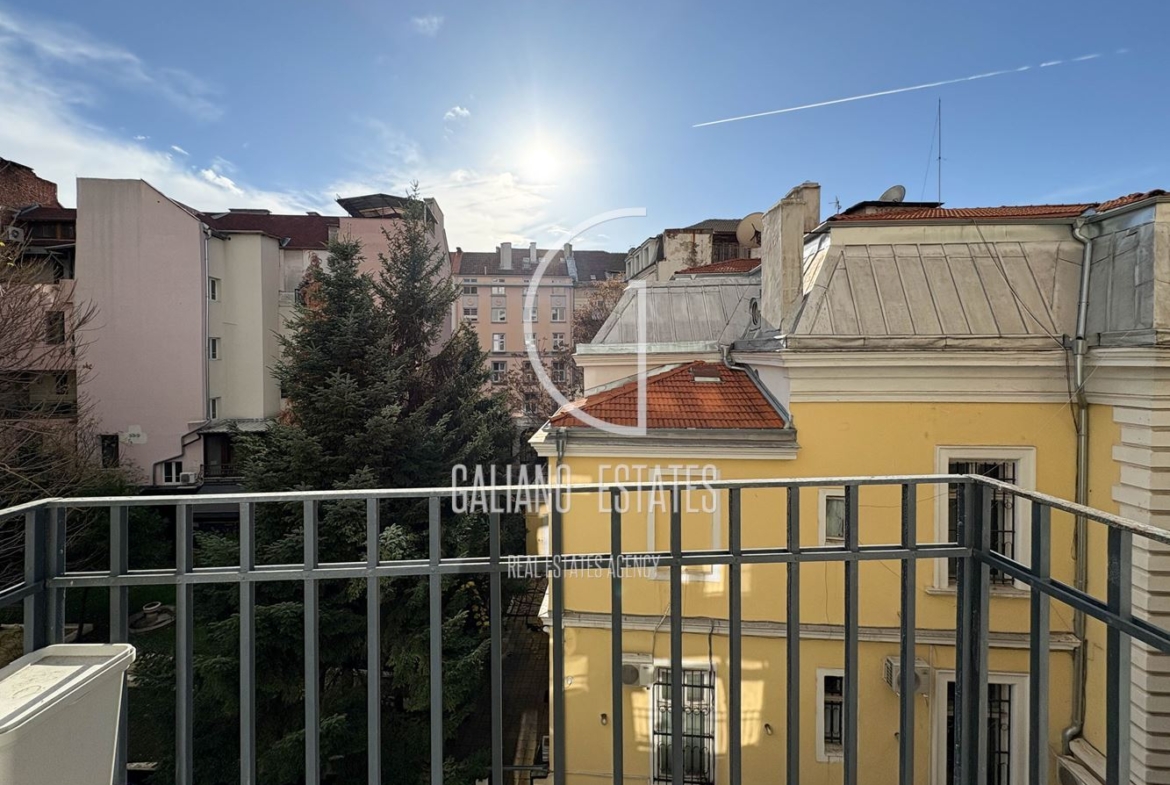 Стилен апартамент в сърцето на София - 0