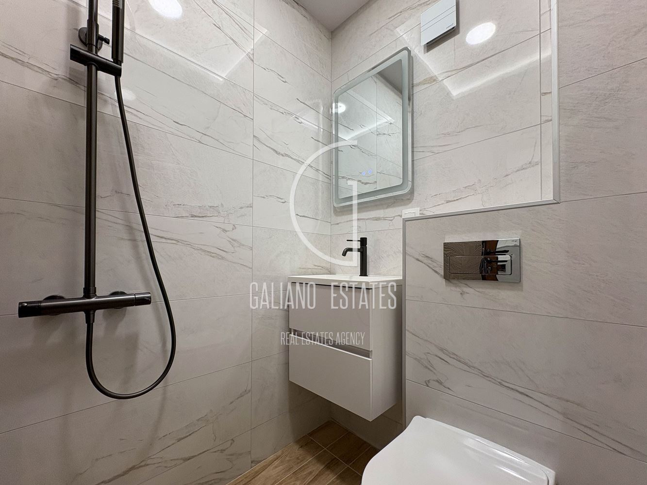 Напълно реновиран апартамент до НДК-0 Напълно реновиран апартамент до НДК - 0