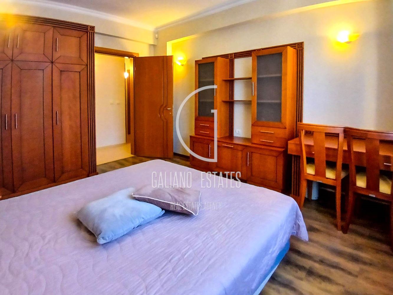 Просторен тристаен апартамент с гараж в кв. Витоша - 0