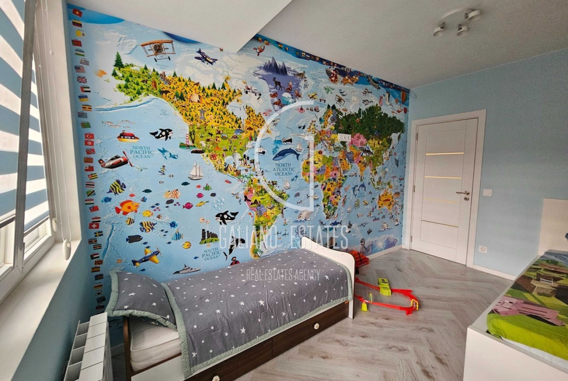 Уникален тристаен апартамент в кв. Изток - 0