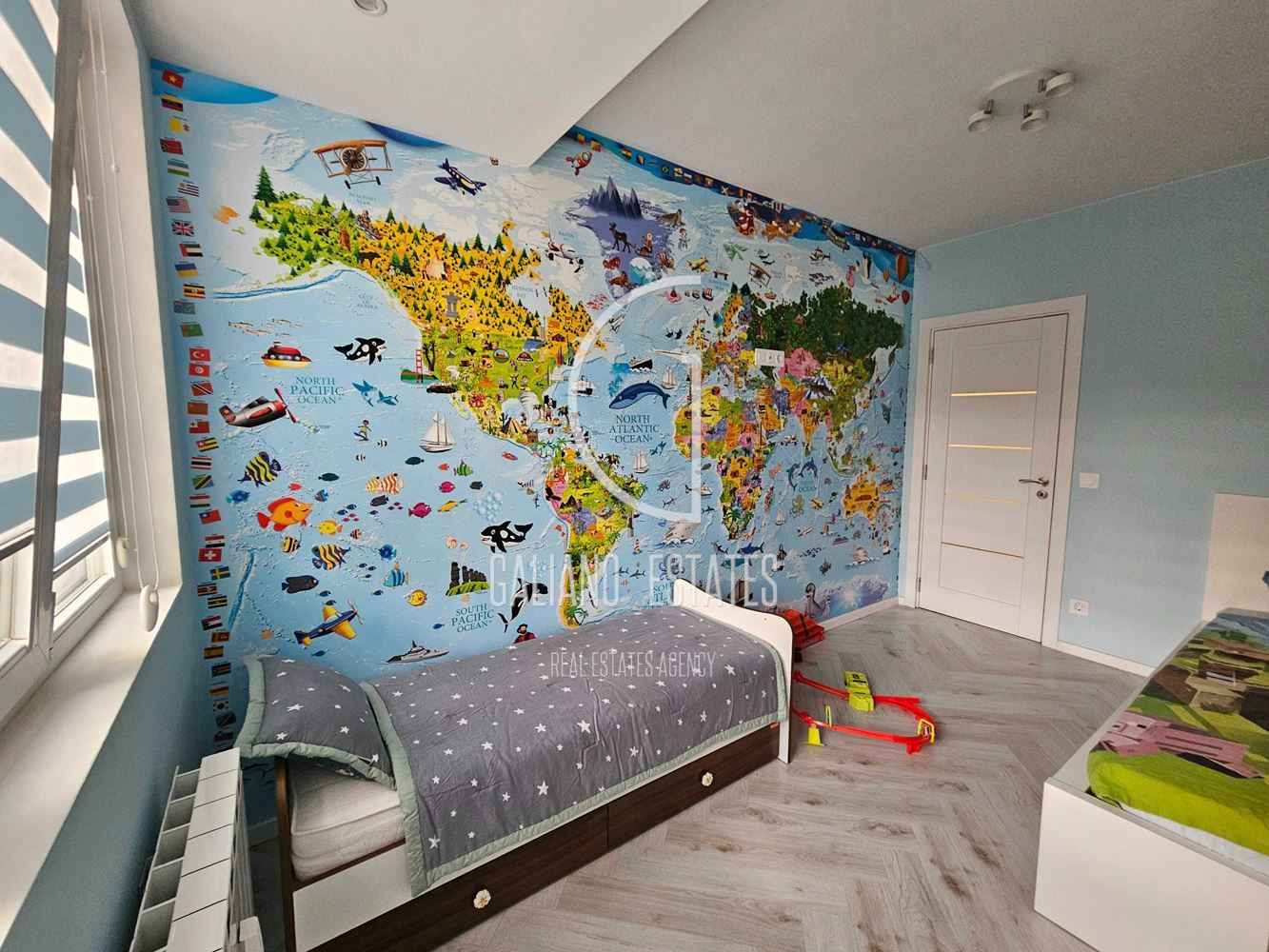 Уникален тристаен апартамент в кв. Изток - 0