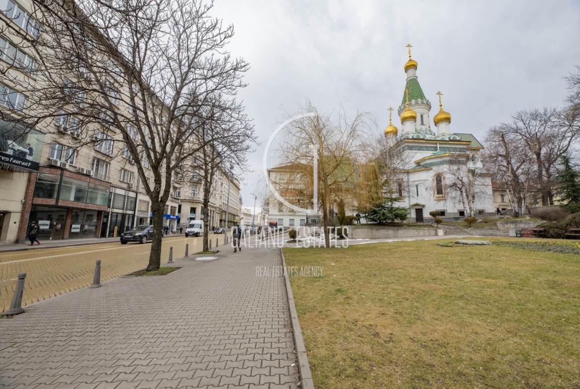 Стилен апартамент в сърцето на София - 0