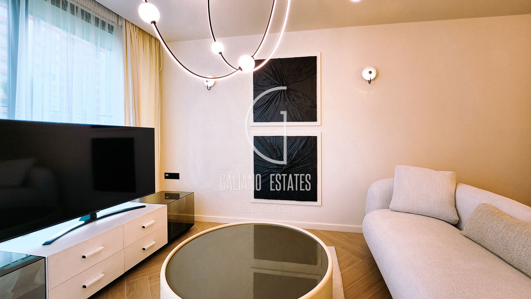 Уютен, модерен апартамент в луксозна сграда - 0