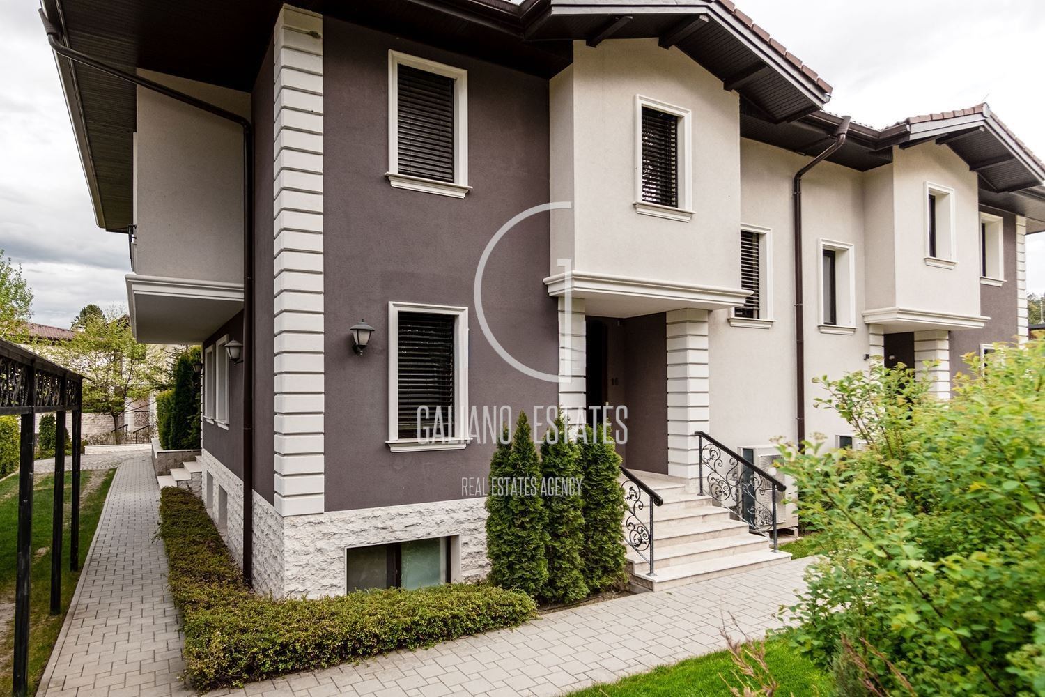 Stylish house in a gated community near the Anglo-American School-0 Стилна къща в затворен комплекс до Англо-Американското училище - 0