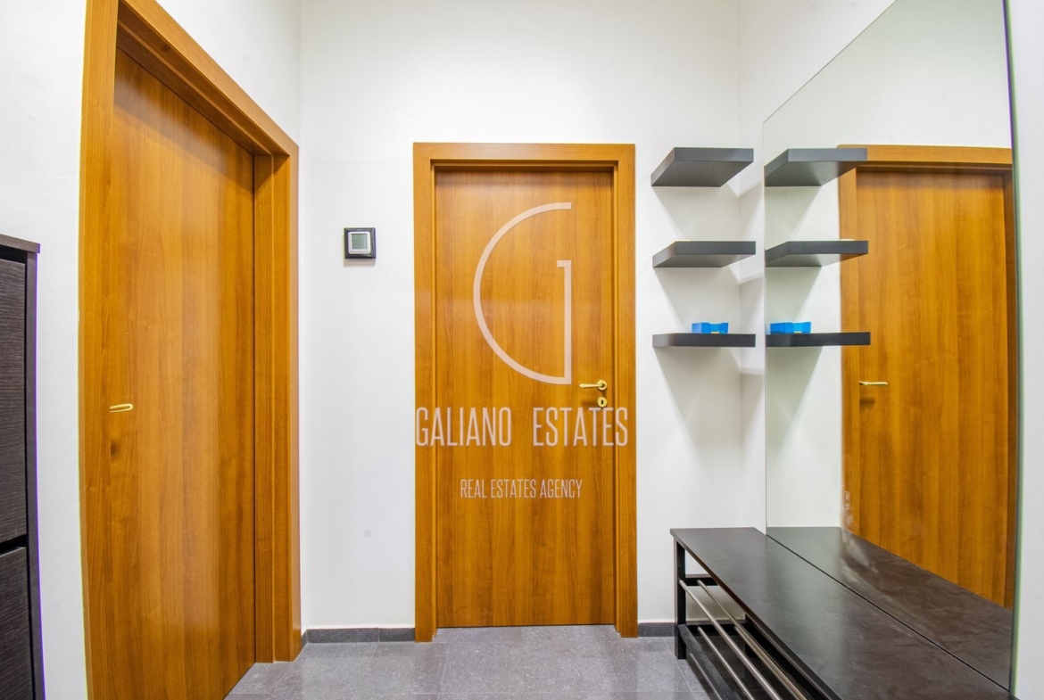 Имот подходящ за офис срещу Народен театър Иван Вазов - 0