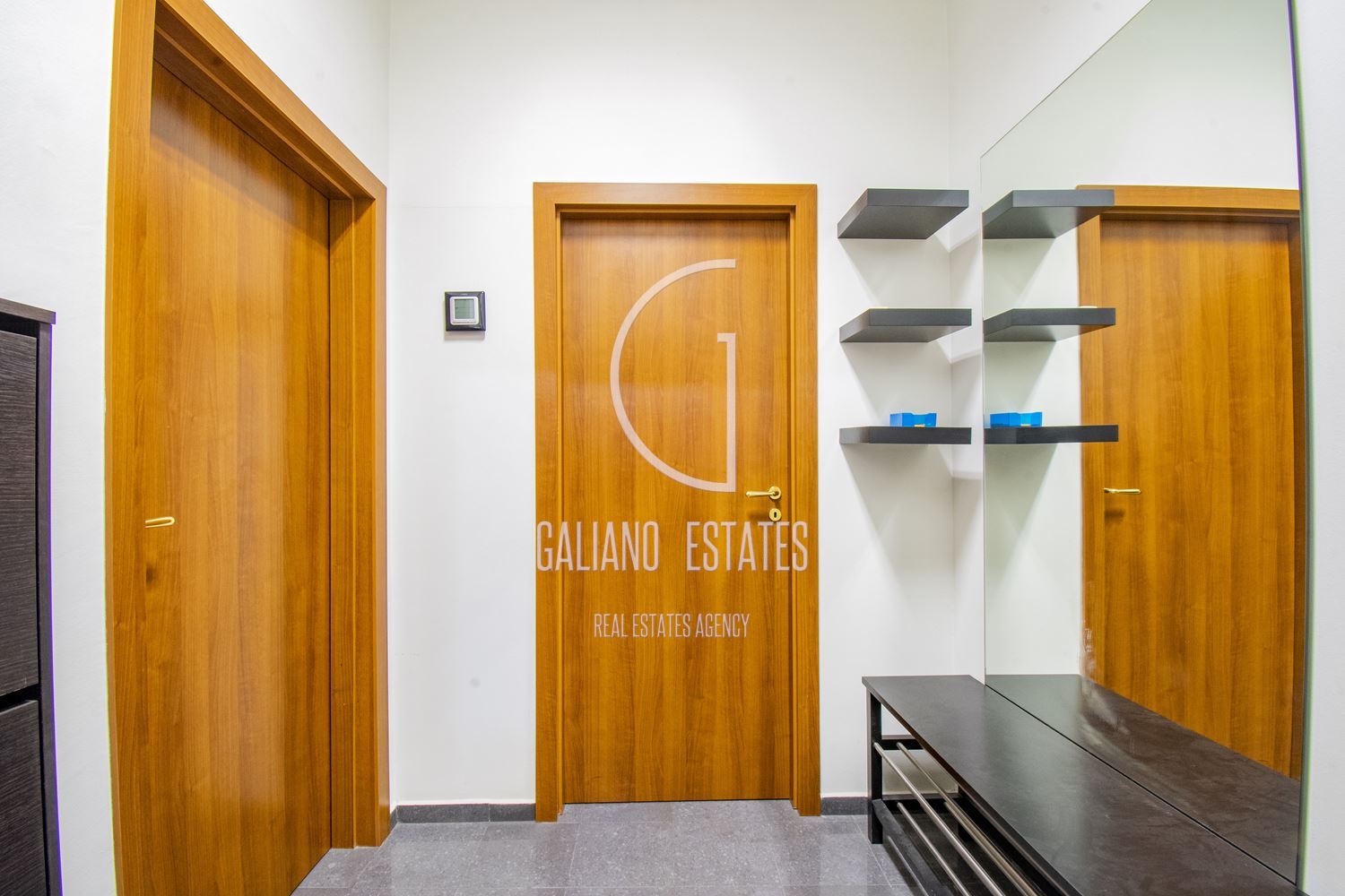 Property suitable for an office opposite Ivan Vazov National Theatre-0 Имот подходящ за офис срещу Народен театър Иван Вазов - 0