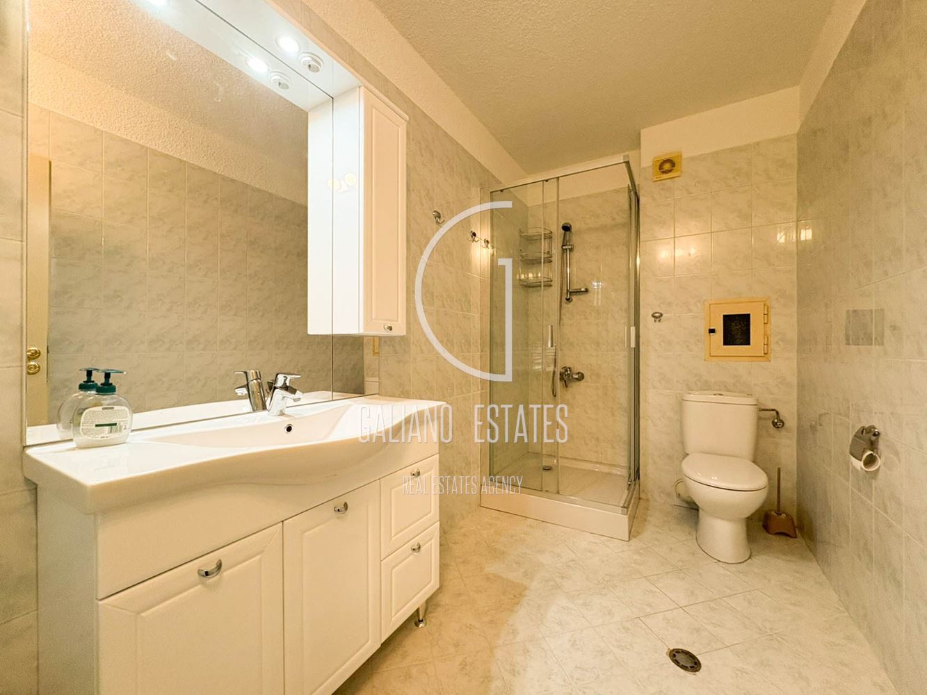 Уютен апартамент в близост до Южния парк - 0