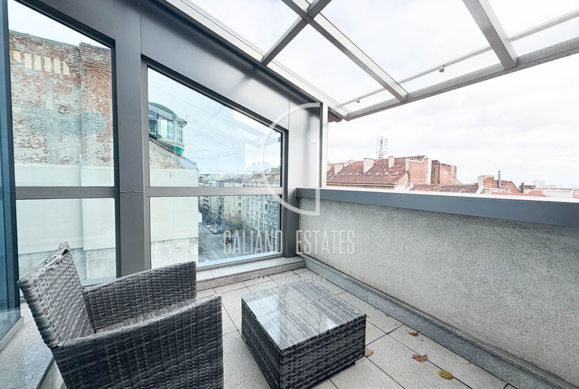 Панорамен офис в представителна сграда - 0