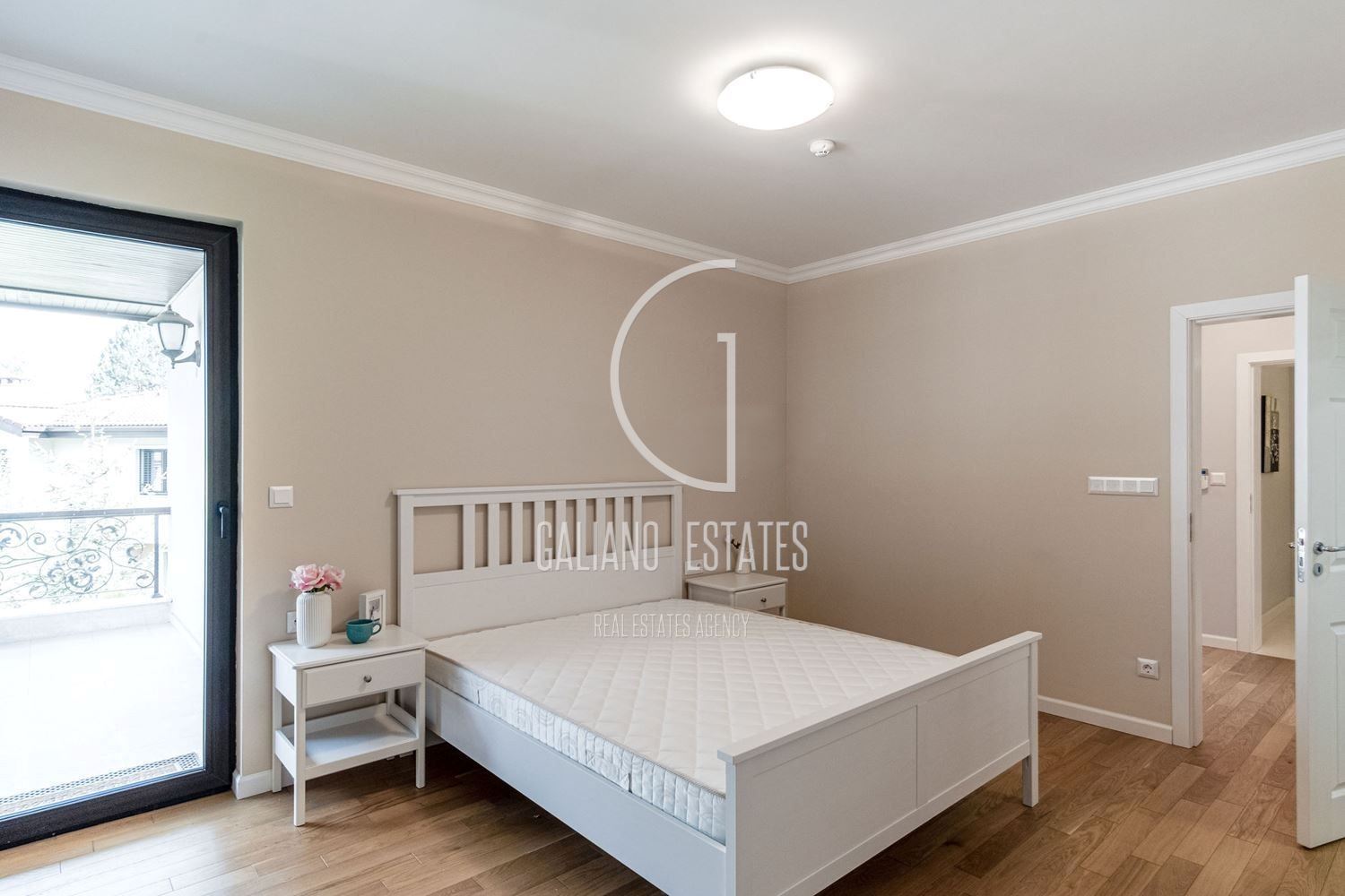 Stylish house in a gated community near the Anglo-American School-0 Стилна къща в затворен комплекс до Англо-Американското училище - 0