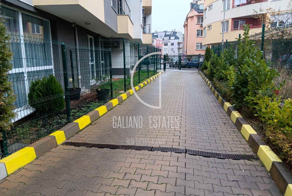 Тристаен апартамент в Манастирски ливади - 0