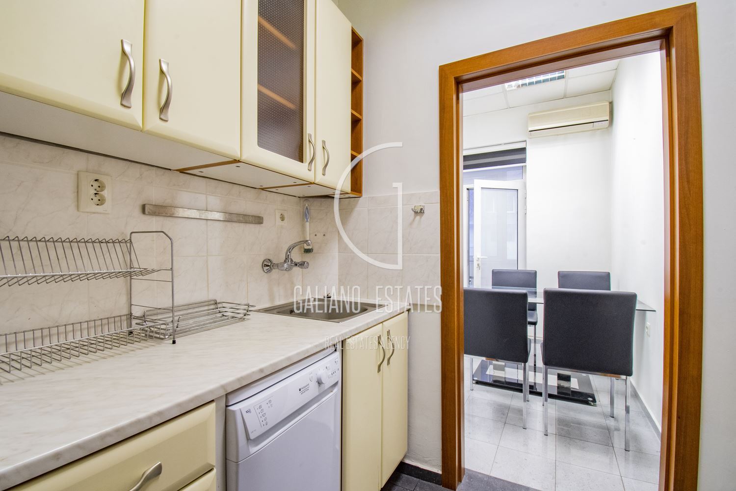 Property suitable for an office opposite Ivan Vazov National Theatre-0 Имот подходящ за офис срещу Народен театър Иван Вазов - 0