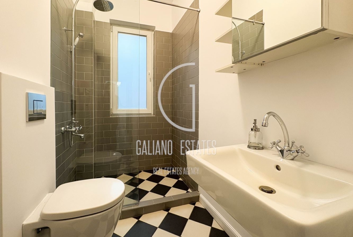 Стилен апартамент на ул. Оборище - 0