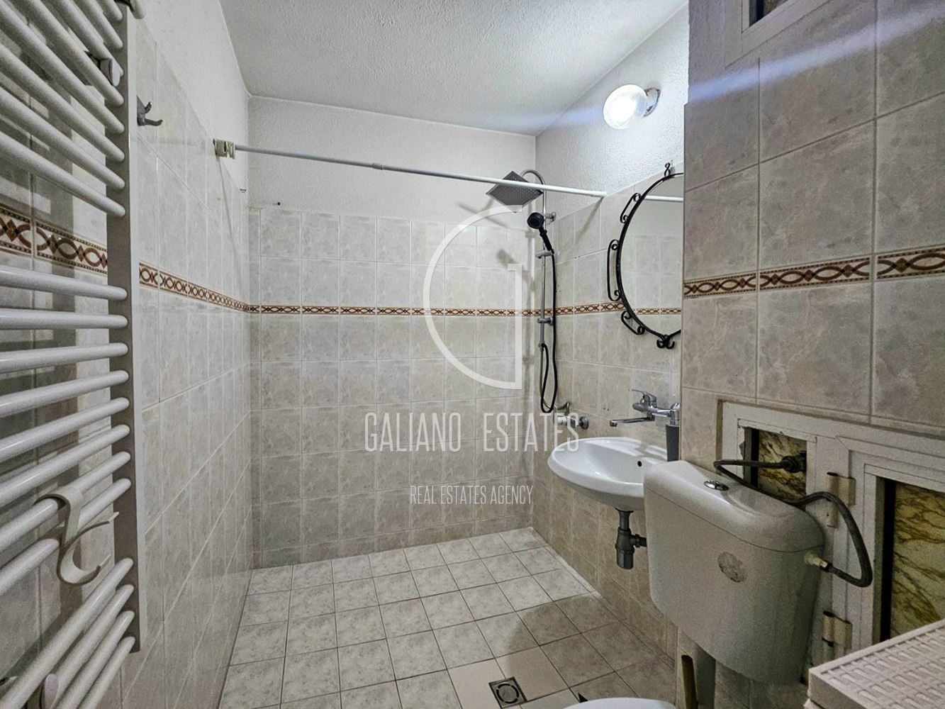 Уютен двустаен апартамент до 42 ОУ в жк. Хаджи Димитър - 0